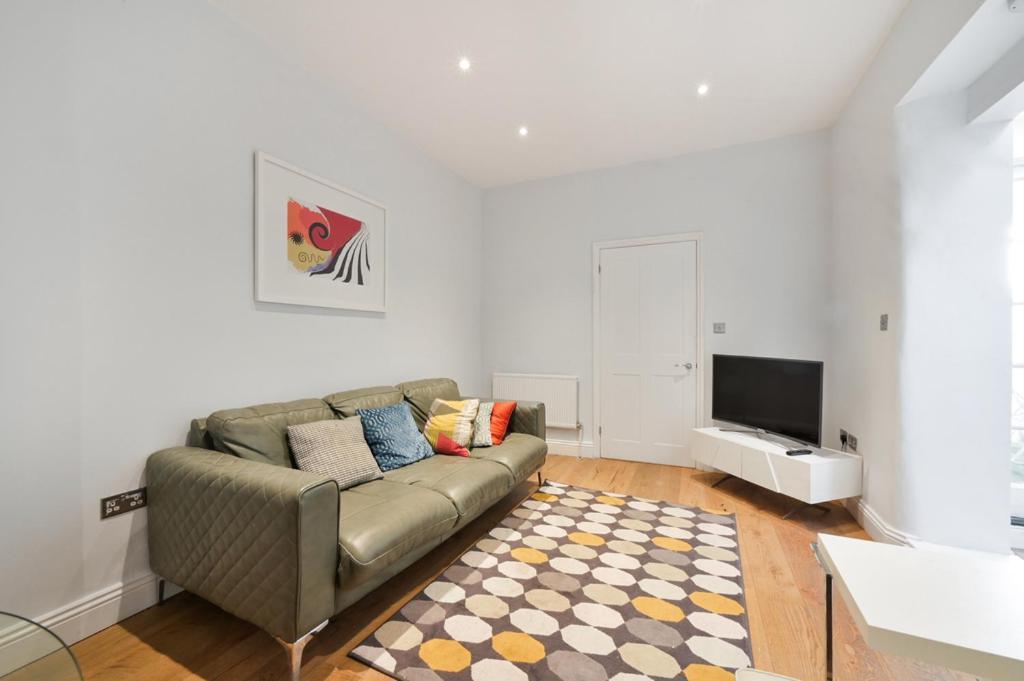 Апартаменты Cozy Hideaway In South Ken! Лондон Экстерьер фото